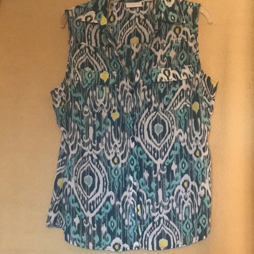 NEW YORK & COMPANY, Sleeveless Blouse.  Great Buy!